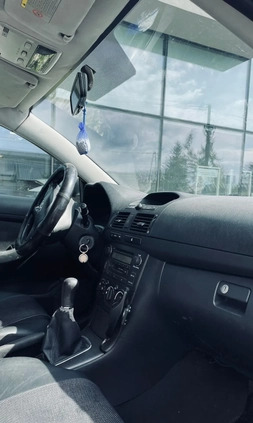 Toyota Avensis cena 7200 przebieg: 307274, rok produkcji 2004 z Kielce małe 92